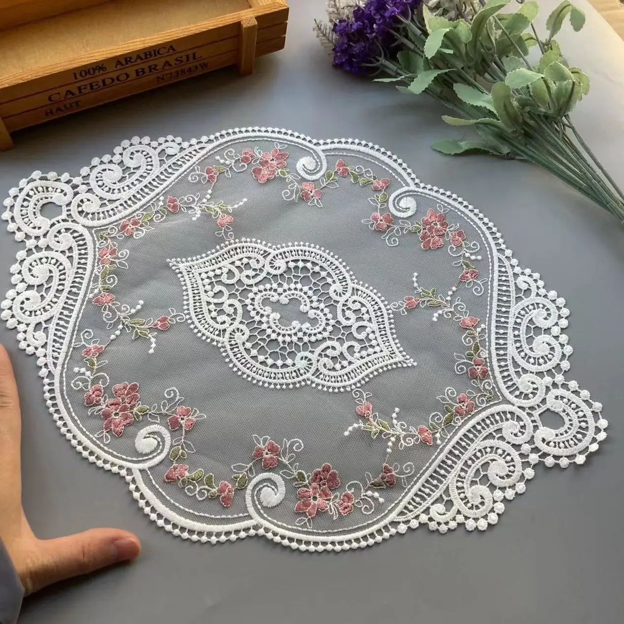 

2 PCS White 25*37 cm Soft Lace Flowers Trim for Sofa Curtain Towel Bed Cover Trimmings Home Textiles Applique DIY Polyester Mesh