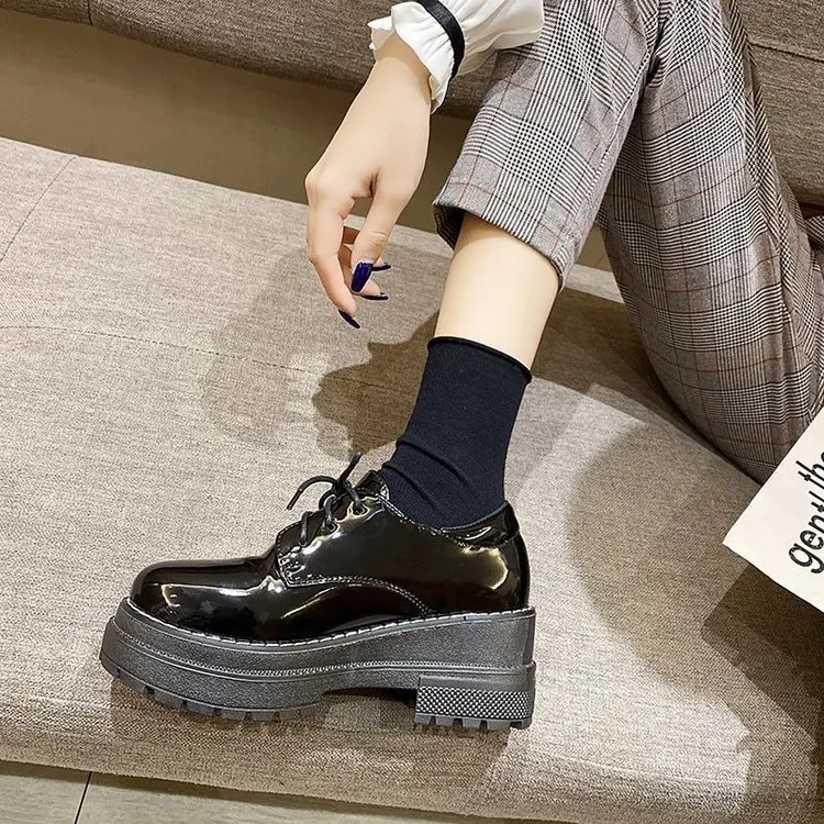 Женские туфли-оксфорды в британском стиле универсальные кроссовки на танкетке