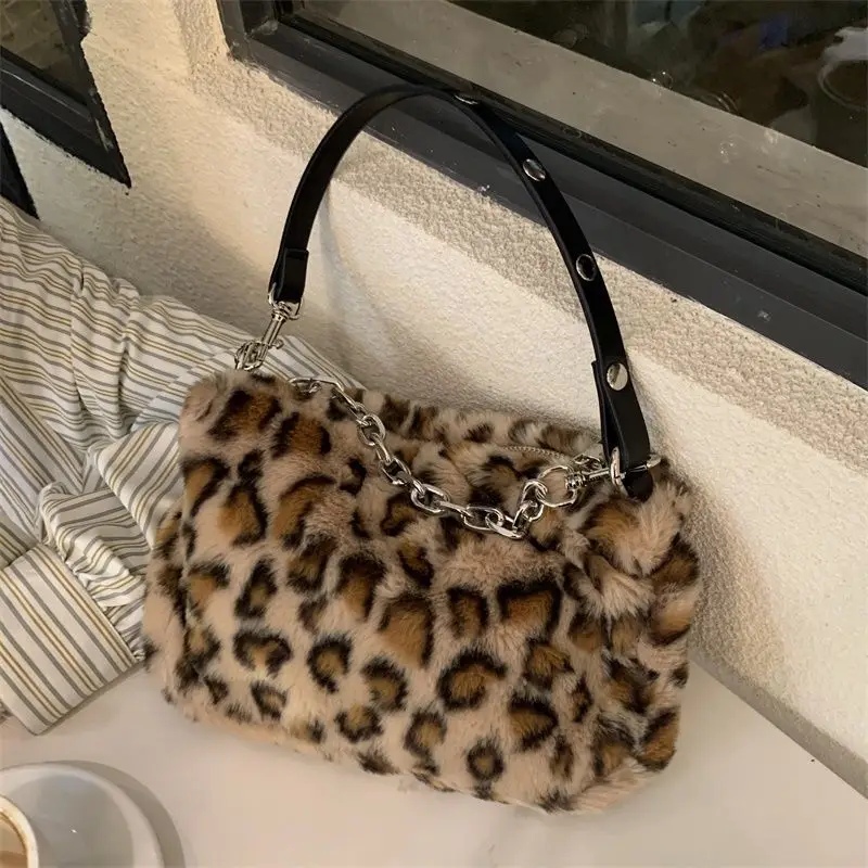 

Winter Leopard Print Women Small Baguette Handbags Soft Plush Ladies Chain Shoulder Armpit Bag Fashion Girls Furry Crossbody Bag