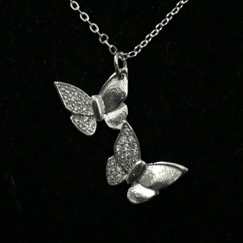

Exquisite Silver Plated White Zircon Crystal Butterfly Pendant for Cocktail Party Women's Pendant Birthday Gifts Fine Jewelry