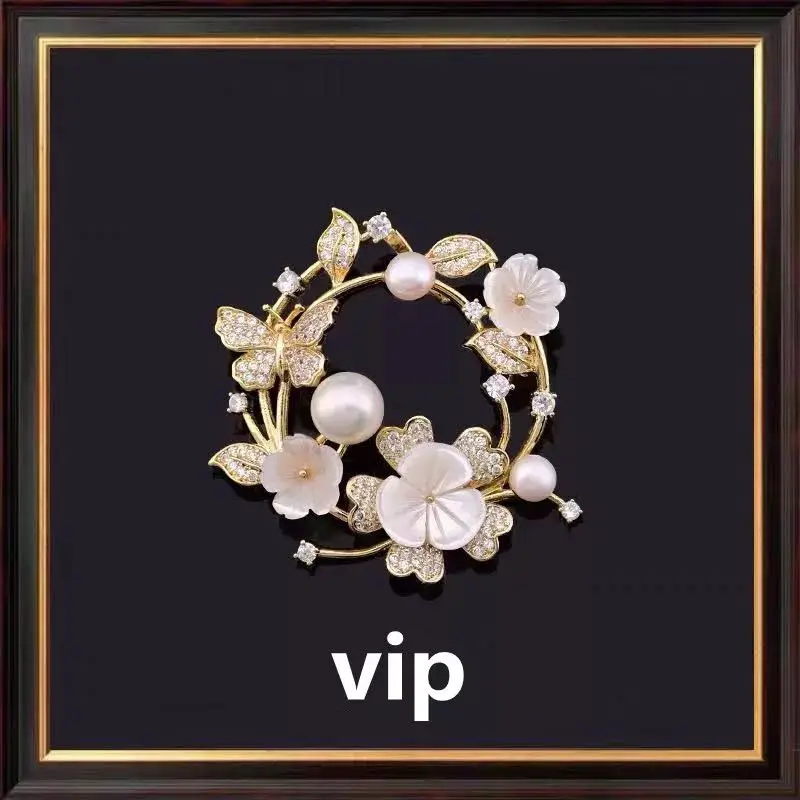 

Top Quality 21-30 Camellia Pearl Brooch 1:1 Perfect Contrast Fashion Products Are Popular Multi Style Selection Is Suitable