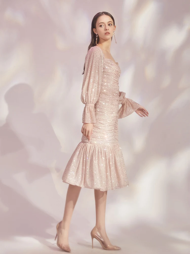 Женское плиссированное платье с квадратным вырезом весна-лето стразы бесплатная