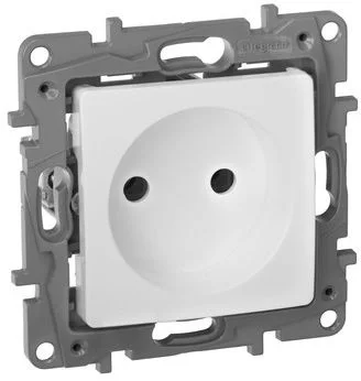 Socket power Legrand Etika (672220) is hidden. Ip21 White socket | Обустройство дома