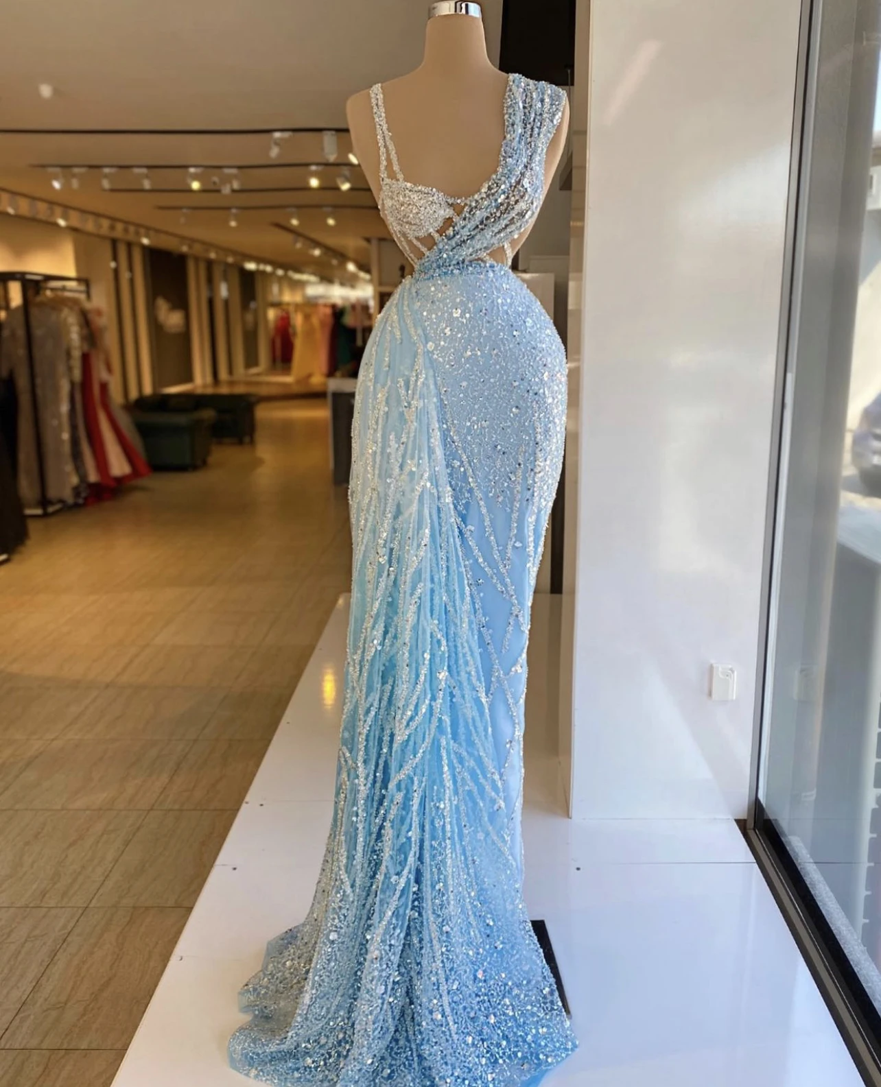 

BAZIIINGAAA Arab Luxury Evening Dress Handmade Beading Sweetheart Robe Dresses Ball Gown Royal fam Feather Customized Plus Size