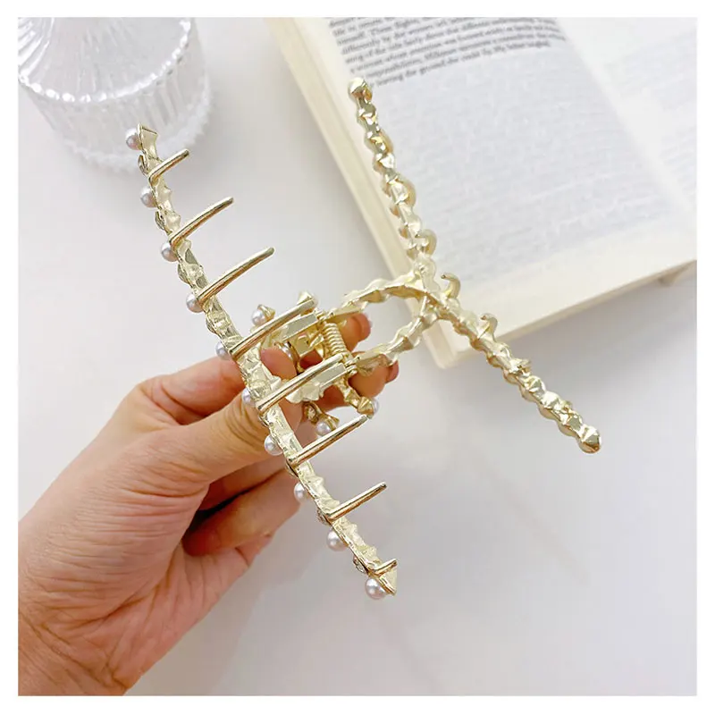 

High Quality Hair Accessories Women Metal Hair Claw Clips Lady Pearl Rhinestones Hairclips Hair Clips For Women Girls Headwear