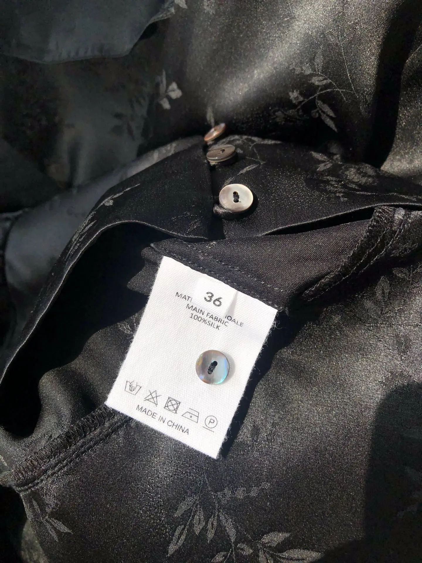 

Women Silk Satin Jacquard Shirts Vintage Elegant Lady Lantern Sleeve Tunic Blouse Tops