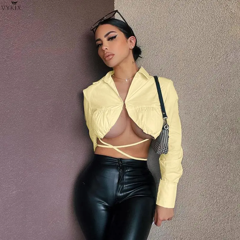 

Женская укороченная блузка с длинным рукавом, отложным воротником и V-образным вырезом