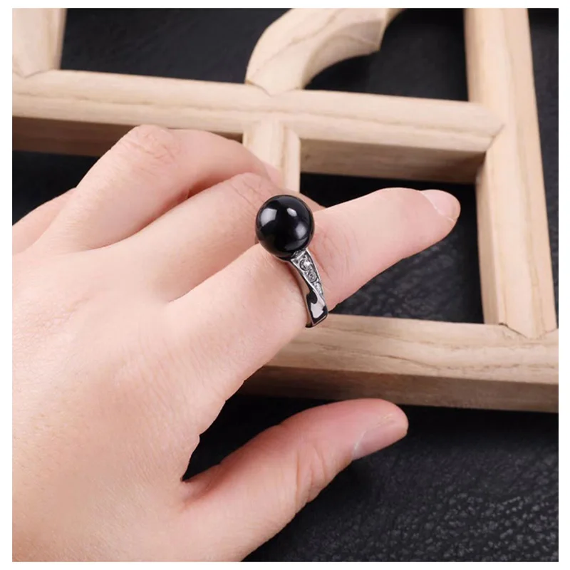 

Multifunctional self-defense ring for women and men between the fingers of the Wolf weapon ring for fighting broken Windows supp