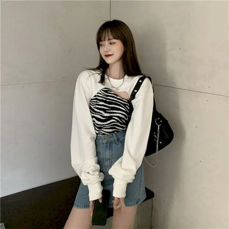 2021 New Autumn Long-sleeved T-shirt Women Design Sense Irregular High-waist Ultra-short Umbilical Matching Two-piece Clothes