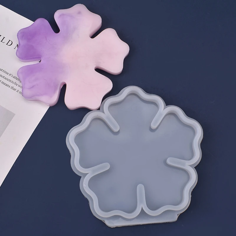 

Подставка под стекло в виде цветка вишни