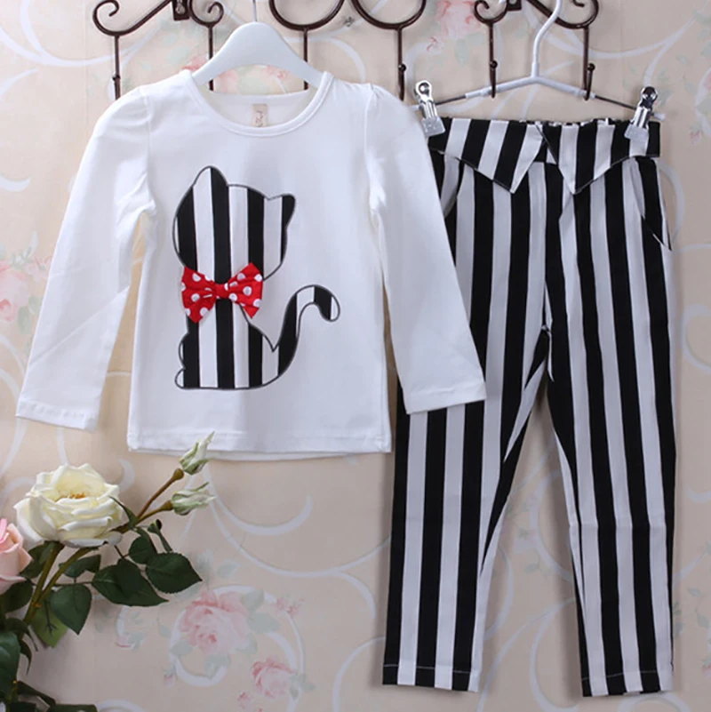 Осенняя одежда для маленьких девочек футболка с длинными рукавами и мультяшным