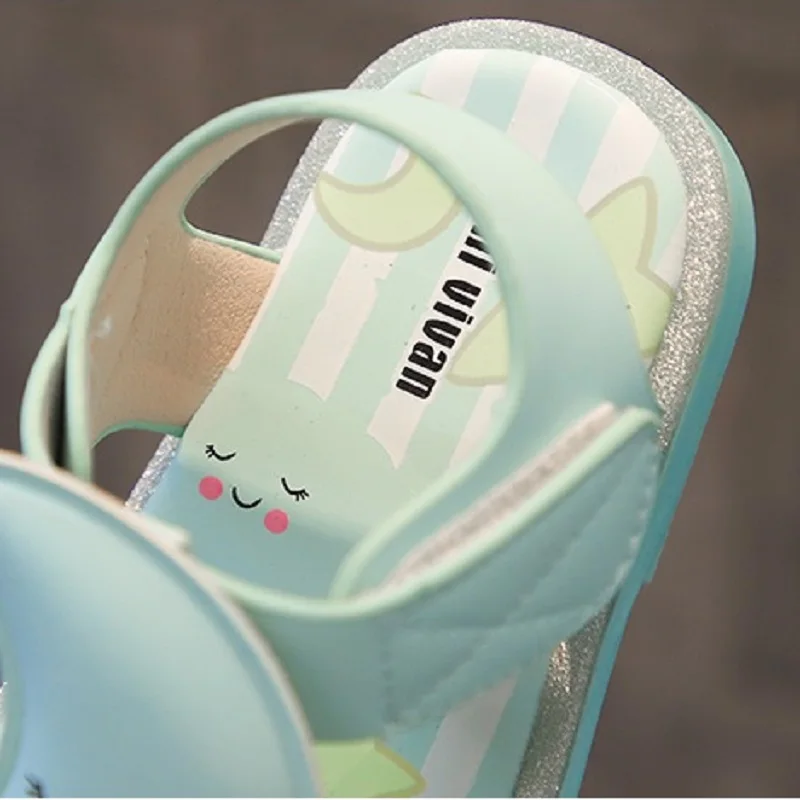 Детские светящиеся сандалии новинка 2020 обувь для девочек детские Мультяшные