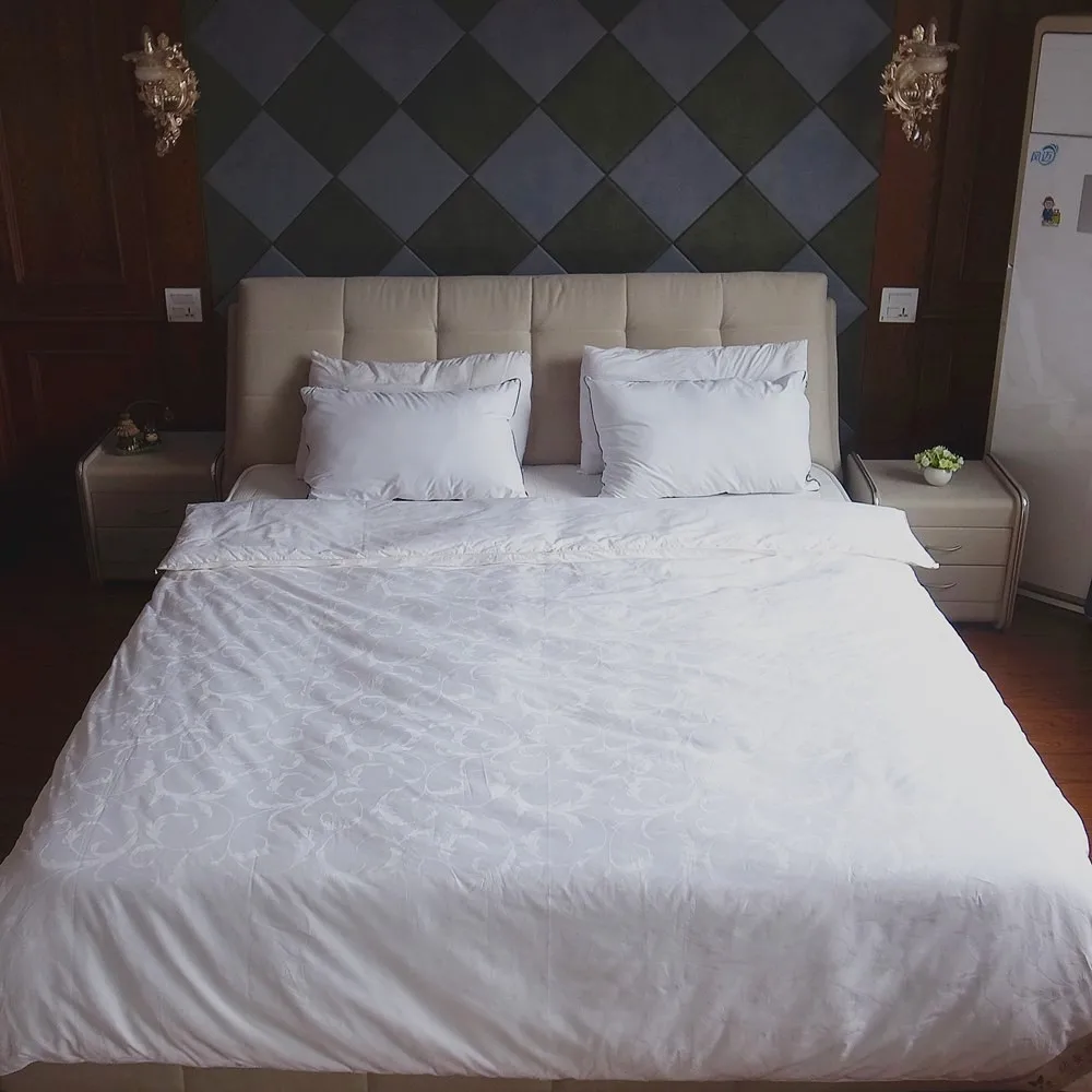 Всесезонное белое одеяло из шелка тутового шелкопряда с хлопковой оболочкой 100%