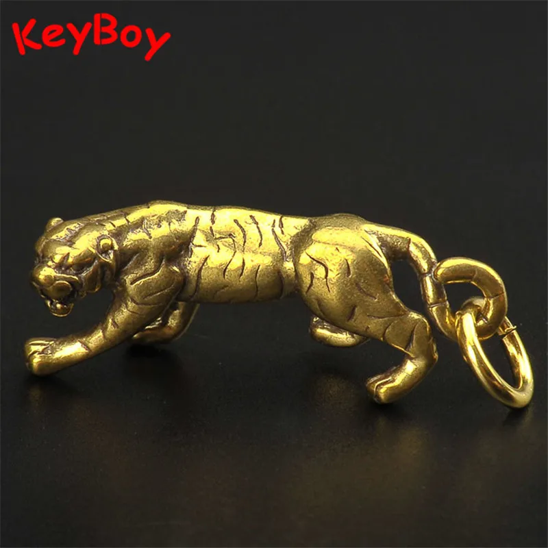 Брелок короля из чистой меди с тигром Подвески ручной работы латуни для