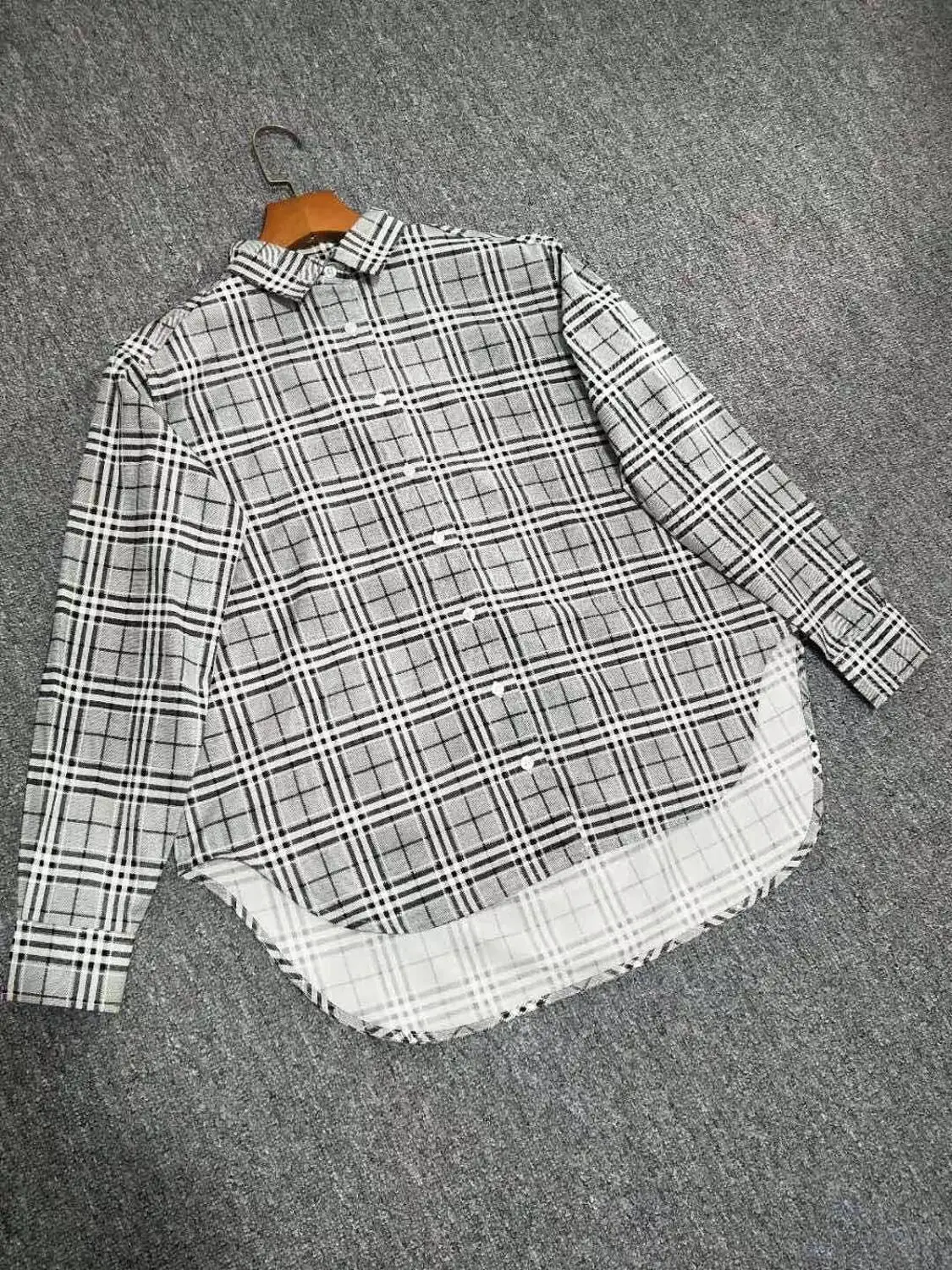 

Autumn Women's Shirt Turndown Collar Plaid Blouse ladies Casual Loose office shirts with Buttons Top