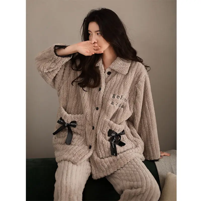 

Autumn and Winter New Pajamas Women's Coral Velvet Padded Cardigan Solid Color Cute Style Suits To Keep Warm At Home Pajamas