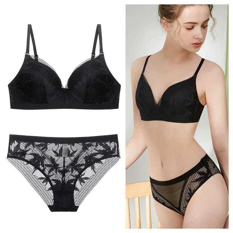 Sexy Lace Wire Free Breast Gather Lingerie Set Comfortable Women Underwear Triangle Cup Chest Pad Push Up Bra Set