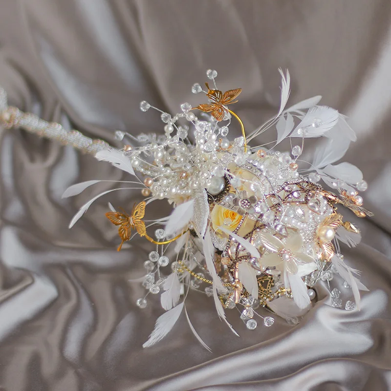 IFFO Bride Holding Flower Rose Crystal Bouquet Feather Pearl Crown Scepter Wedding Custom Handmade Luxury | Свадьбы и торжества