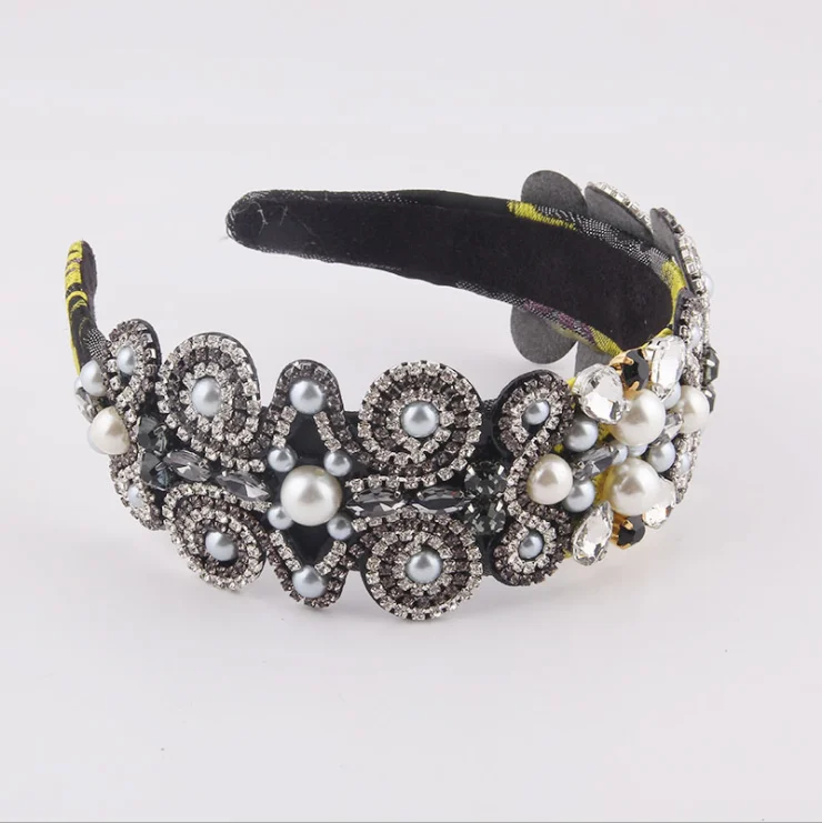 

Women New exaggerated baroque diamond-studded colored pearl headbands ladies prom travel hair accessories