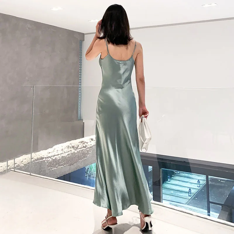 

[EAM] Women Green Ruffle Slim Elegant Spaghetti Strap Dress New V-Neck Sleeveless Loose Fit Fashion Spring Summer 2021 1DD7323
