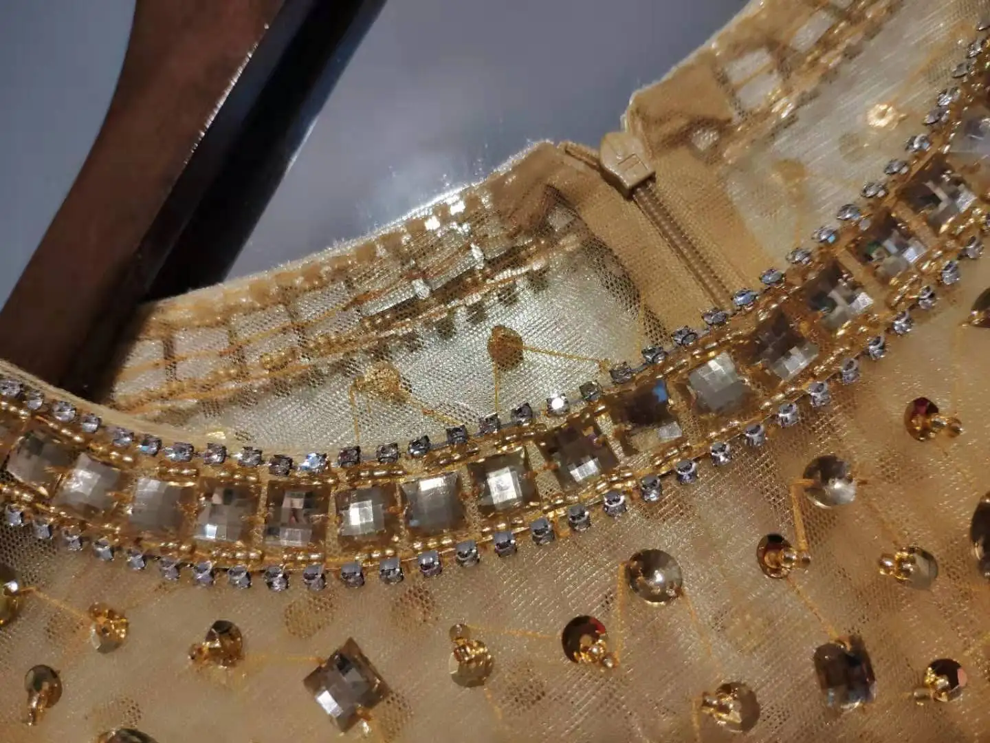 Роскошные блестящие вечерние платья с коротким рукавом и блестками 2019