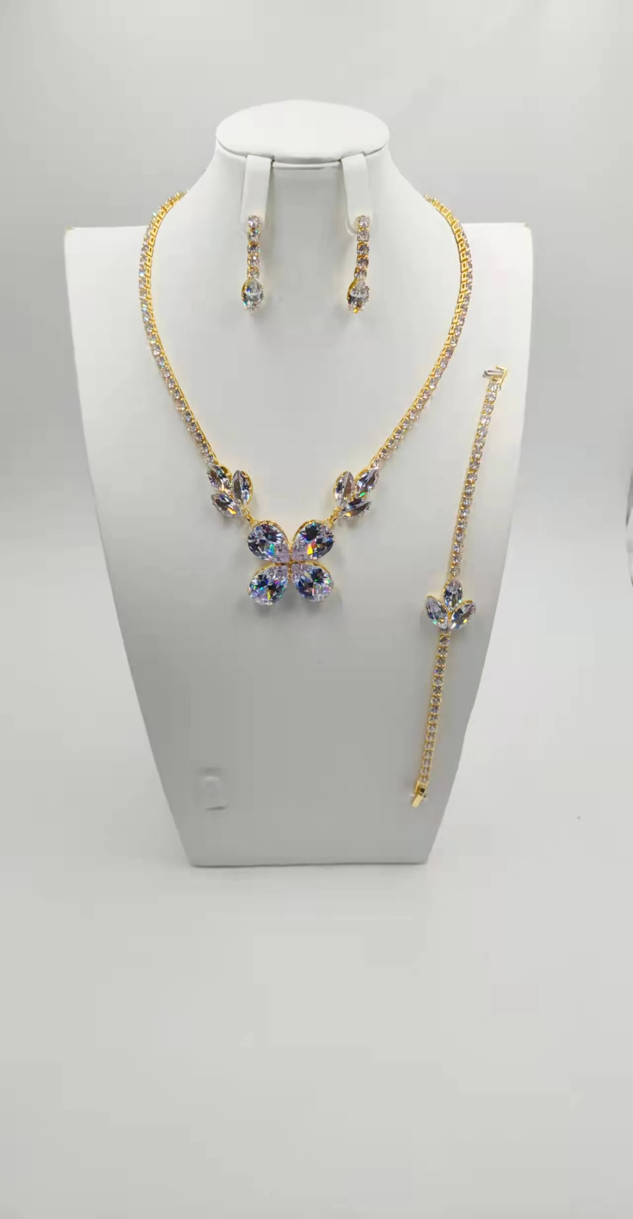 

European INS cold wind luxury zircon splice back necklace bracelet set titanium steel plated 18K gold jewelry head