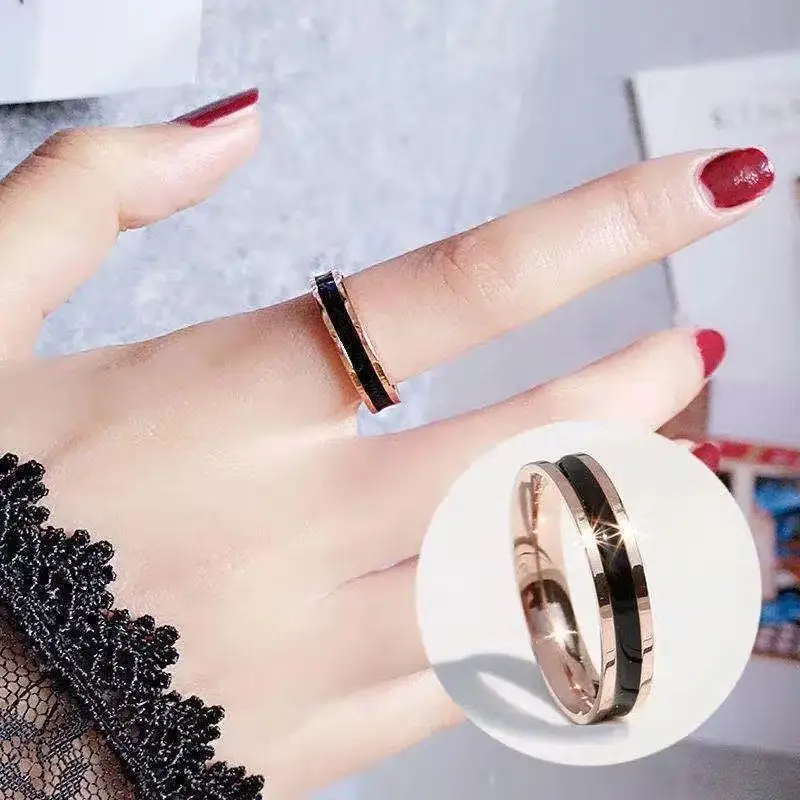 

Classic Black and White Ring Personality Couple Dripping Oil Ceramic Decoration Ring Casual Wedding Party Ring Jewelry