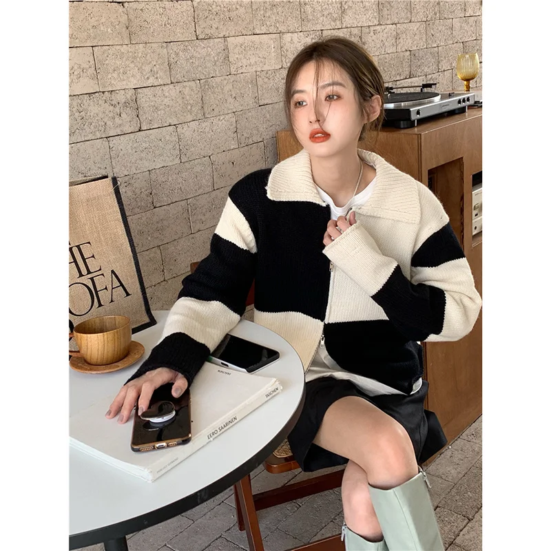 

Polo Collar Plaid Sweater Coat Women's Spring and Autumn 2021 New Retro Design Sense Knitted Cardigan