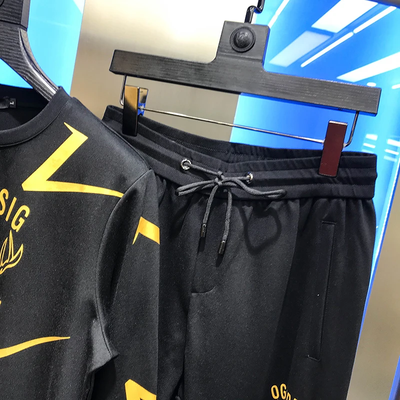 

Fashion 2020 men's autumn new European suit animal letters offset printing leisure long sleeve pants two piece men's set