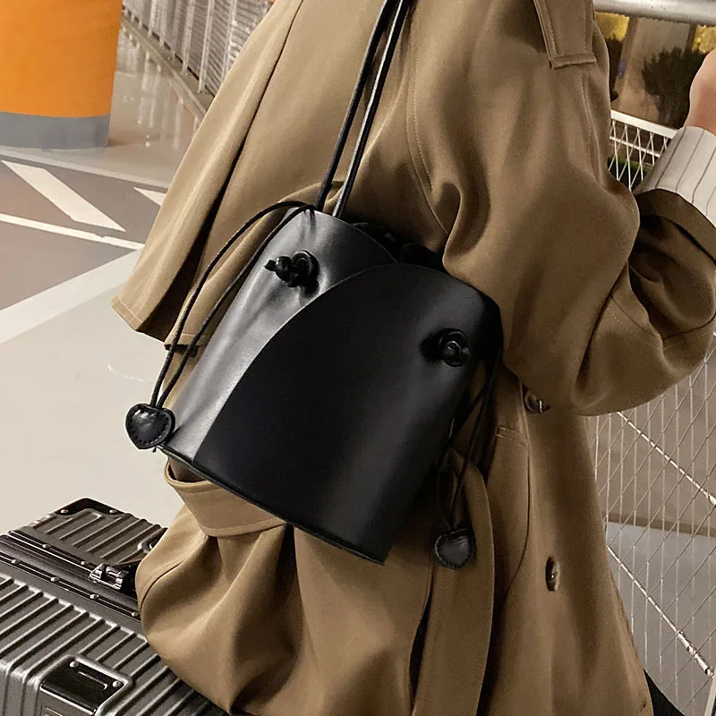 

Simple Small Women's Bucket Bag Pure Color Casual Shoulder Bag Luxury Pu Leather Female Tote Underarm Bag Drawstring Handbag Sac