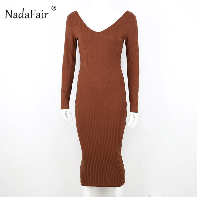 Женское облегающее платье свитер Nadafair Черное и белое средней длины с длинным
