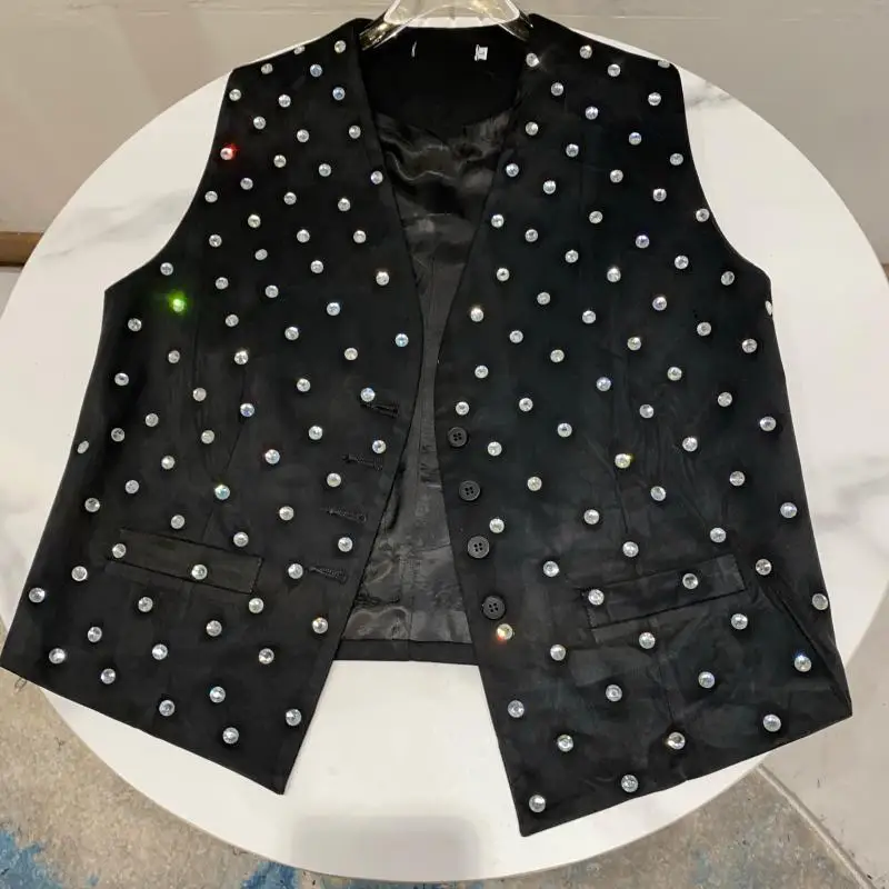 

Жилет женский, стразы из крупных частиц, лето 2021