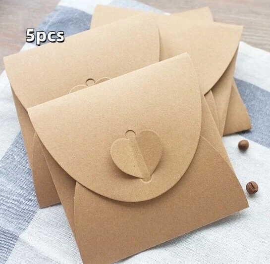 

5pcs Packing Paper Bags Heart Kraft CD Gift Bag Vintage Heart Envelope for Valentine's Day New Year Favors Supplies Gift Bags