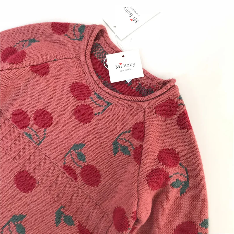 Брендовое осенне-зимнее трикотажное платье-свитер для маленьких девочек