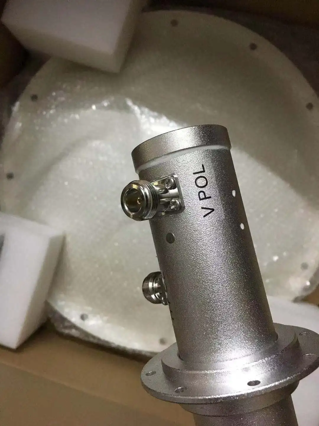 Параболическая антенна 25dbi с двойной поляризацией и высоким коэффициентом