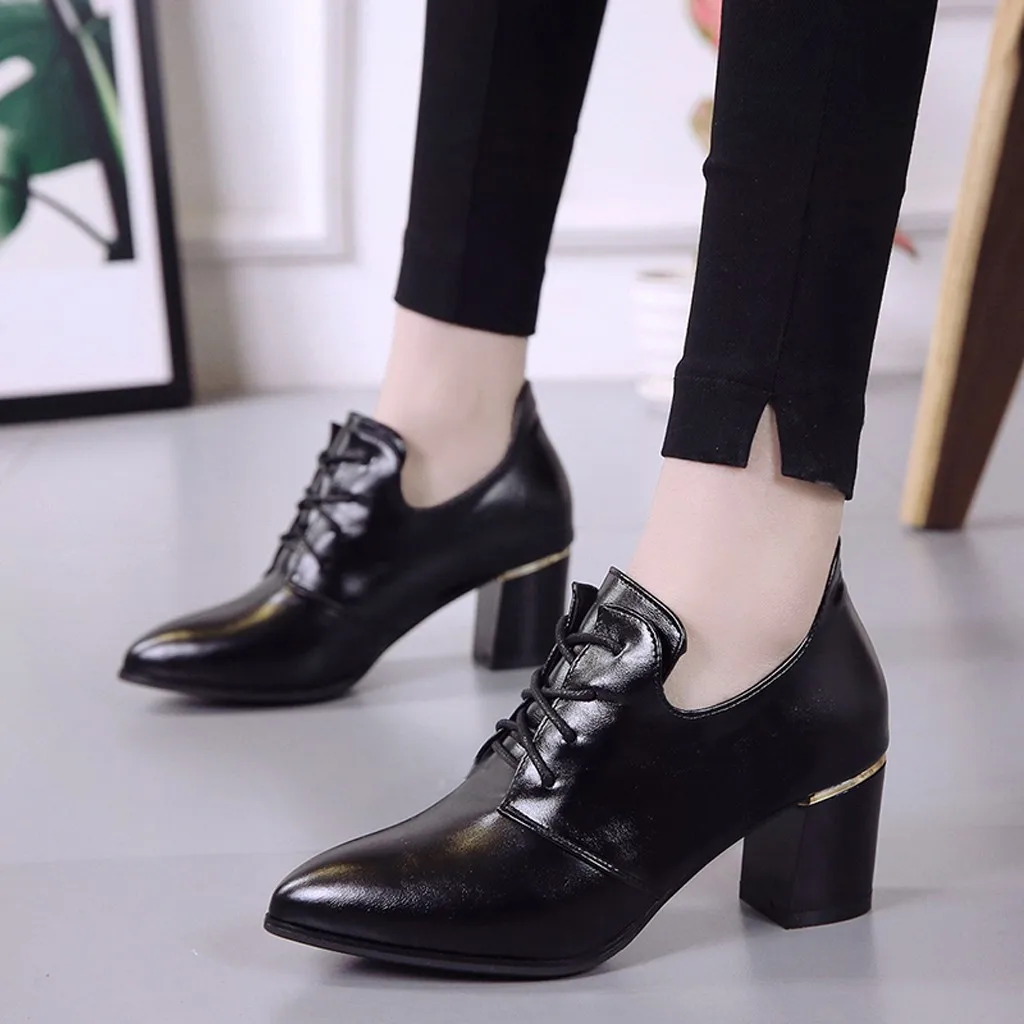 2019 кожаные полусапожки женские Элегантные ботильоны с острым носком и кружевом