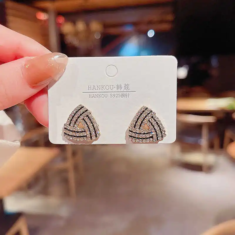 

S925 silver needle Korean version new simple triangle fashion full diamond earrings