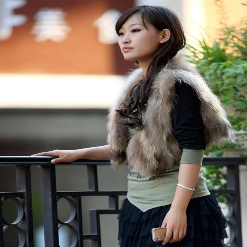 Fashion Fur Vest Pure Natural Raccoon Hair Short Vest Suede Raccoon Fur Vest enlarge