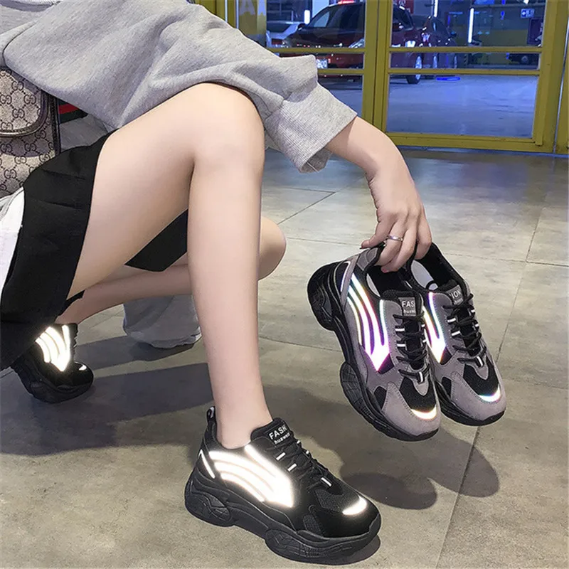 Светоотражающая обувь для папы женская Новинка весны 2020 года дышащая Спортивная