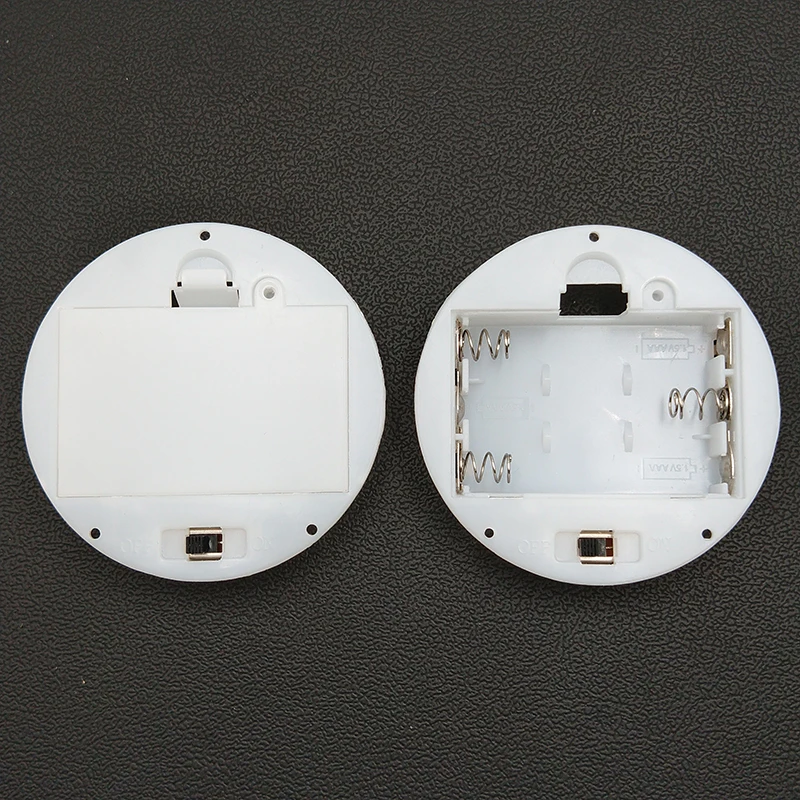 

Plastic 3 X 1.5V AAA Battery Holder Storage Box Case with Switch Cover 3 Slots 4.5V White Round Batteries Base Socket Organizer