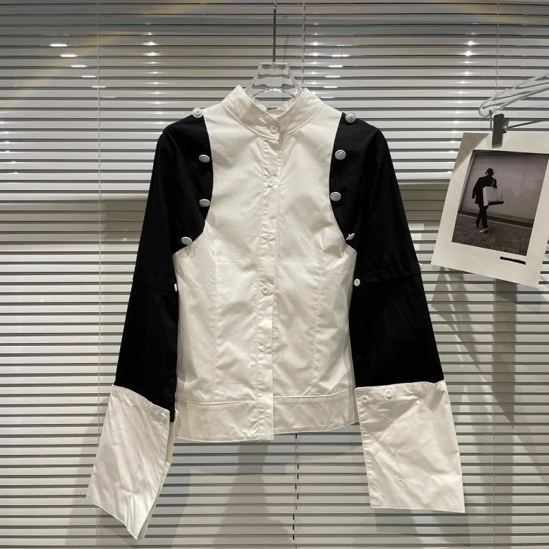 

Shirts & Blouses