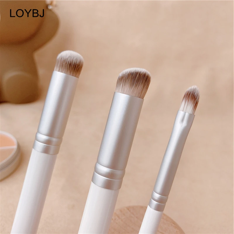 LOYBJ White Concealer Makeup Brushes Set Professional Cosmetic Powder Foundation Portable Face Detail Brush with Box | Красота и