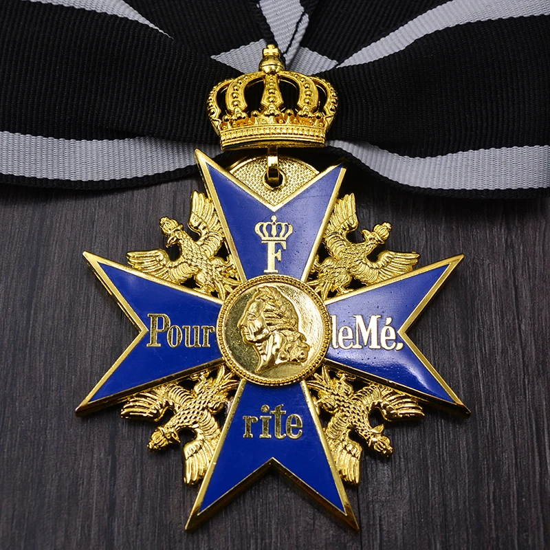 

DE Frederick Blue Iron Marx Cross of Merit Medal European Crown Oak Leaf Large Bravery Medal Badge Replica