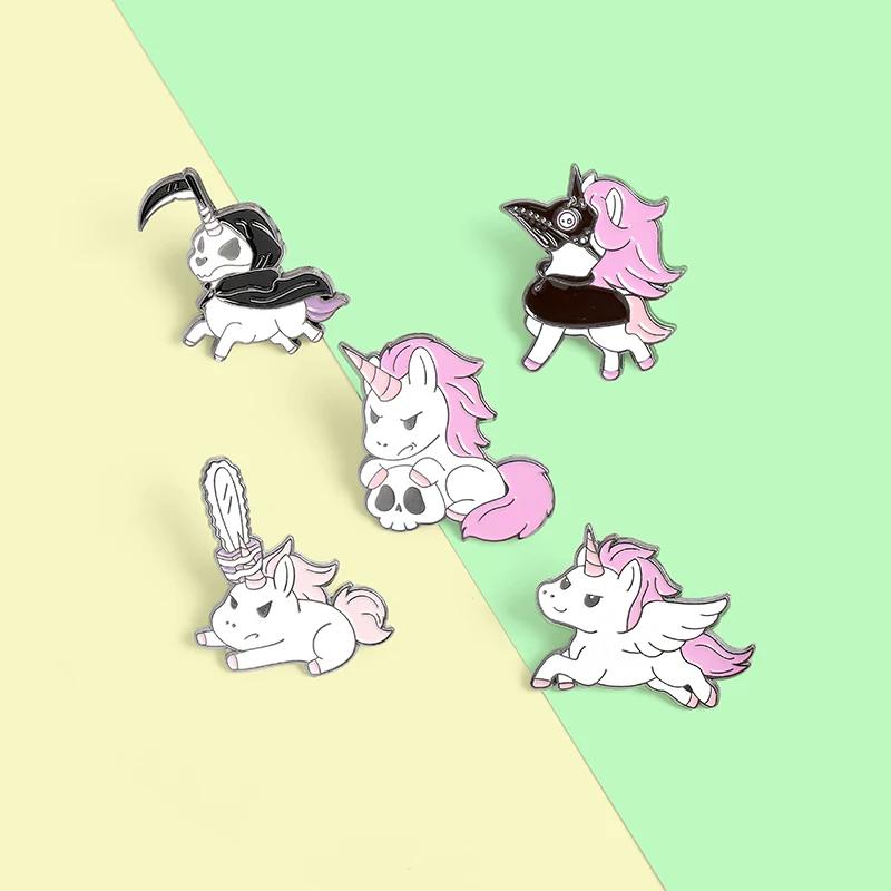 

Magical Animal Brooches for Women Horse Wings Skull Chainsaw Plague Doctor Enamel Pin Bag Lapel Pin Anime Badge Jewelry Gift
