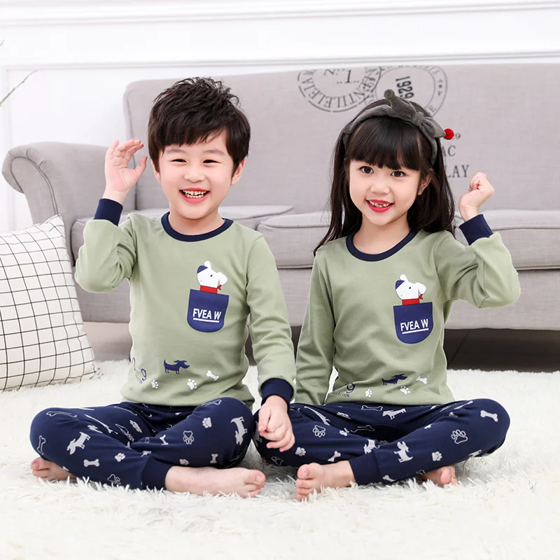 Детский пижамный комплект с длинным рукавом и синими штанами |