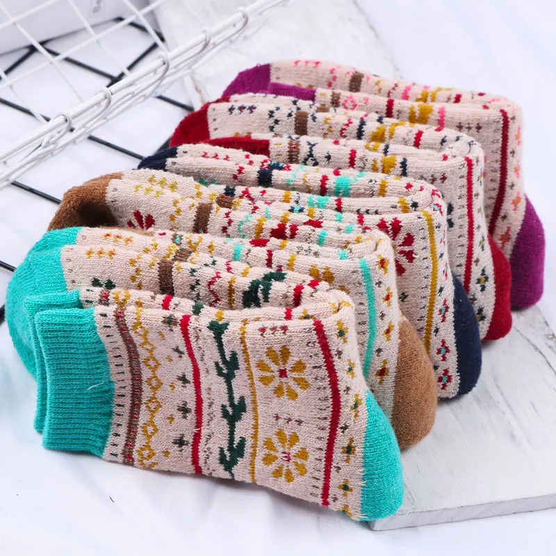 

5 Pairs/Lot Warm Thick Women Socks Cartoon Terry Thickening Plus Velvet Ladies Wool Socks Tube Winter Sleep Floor Socks Female