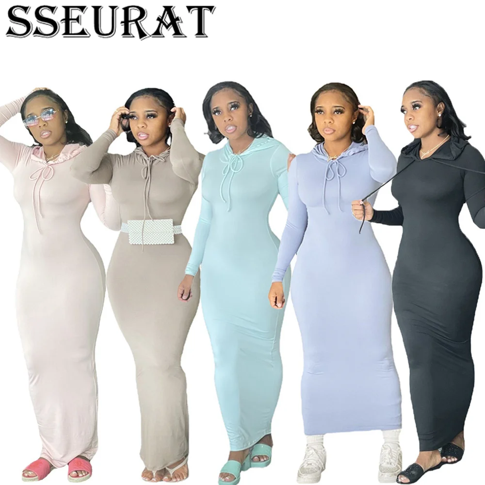 

Женское длинное платье-карандаш с капюшоном и длинным рукавом