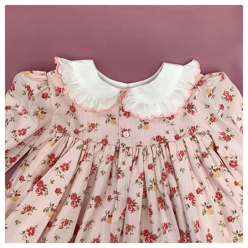 Детское платье с длинным рукавом винтажное цветочным рисунком весна 2024