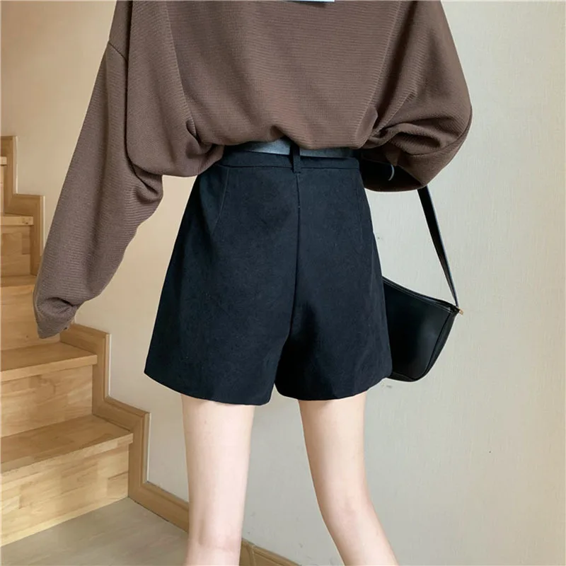 

2021 New Women Retro A Line Wide Leg Cargo Shorts Sexy Casual Button Korean Loose Thin High Waist Short with Waistband Clothes