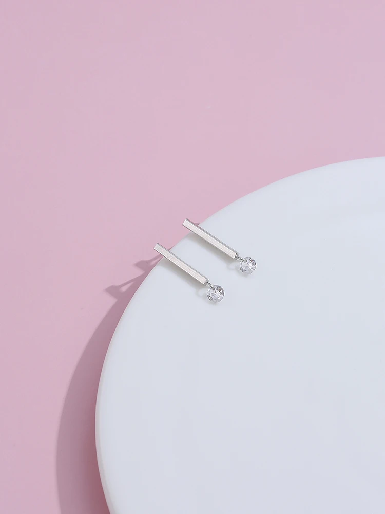 

CFK 100% 925 Sterling Zilver Minimalistische Stok Bar Zirconia Stud Oorbellen Fijne Sieraden Voor Vrouwen Anniversary Accessoire